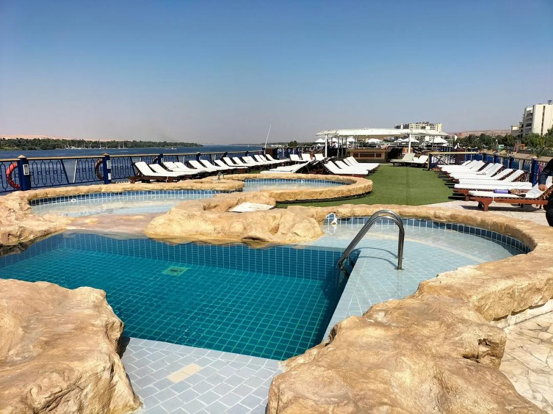 4-Days Nile Cruise Aswan & Luxor, Hot Air Balloon & Abu Simbel Hot deal.
